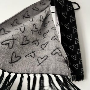 Victoria’s Secret Winter Angel Heart Scarf Grey with Black
